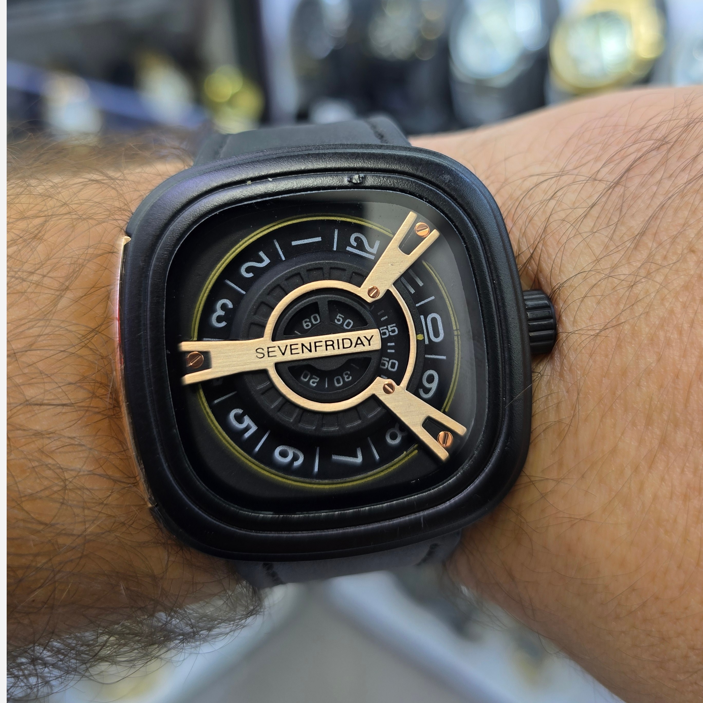 ساعت مچی مردانه سون فرایدی sevenfriday