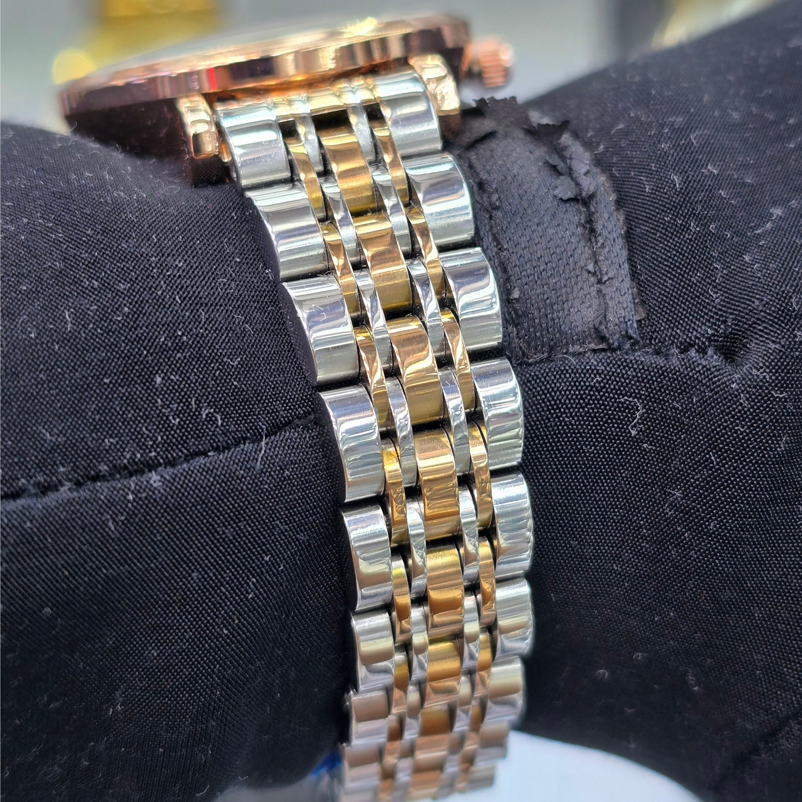 ساعت مچی زنانه امپریو آرمانی مدل Crystal Gold