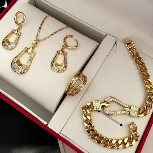 ست کامل زنانه طرح کارتیه Cartier نگین کاری شده رنگ ثابت کد zsm (پس کرایه)