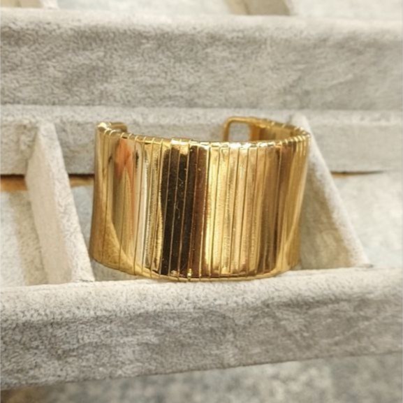دستبند بنگل آبکاری نقره زنانه طرح چند رج طلایی تنوع طرح رنگ کاملا ثابت کد bn (پس کرایه)