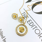 نیم ست گردنبند و گوشواره استیل زنانه طرح سفید طلایی ورساچ Versace رنگ کاملا ثابت کد mp (پس کرایه)