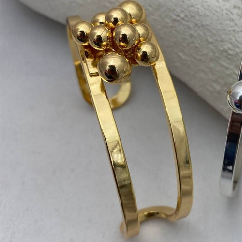 دستبند و بنگل آبکاری نقره زنانه طرح خوشه انگوری رنگ ثابت کد tj (پس کرایه)