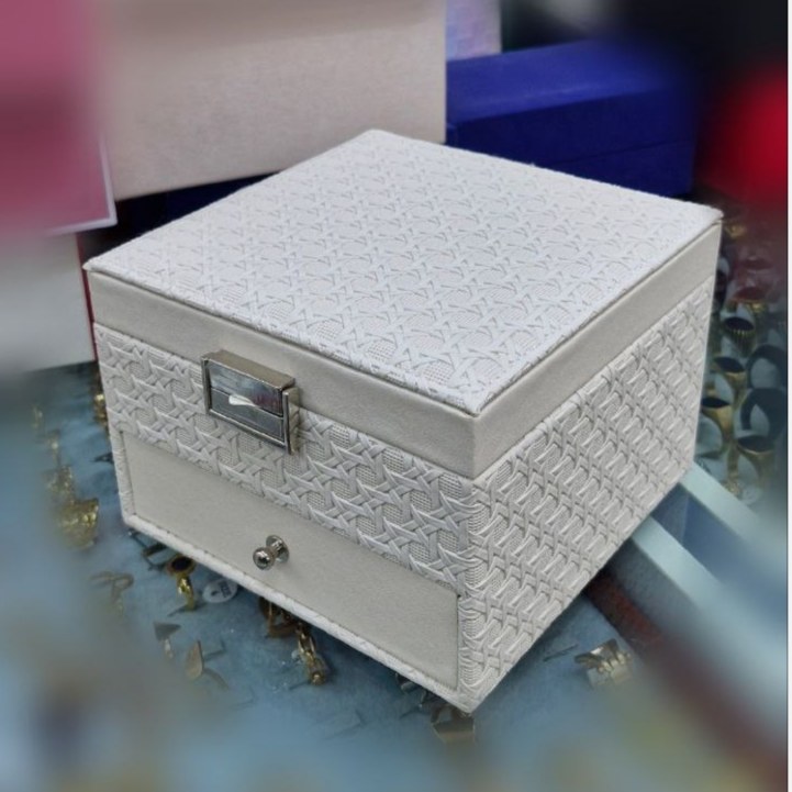 کیف و جعبه نظم دهنده بدلیجات چرمی دارای کشو موجود در4 رنگ کد mp