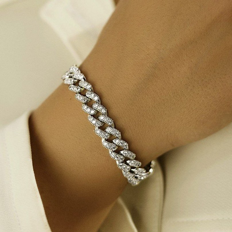 دستبند زنانه فول نگین جواهری مدل کارتیر مخراج کاری بدون ریزش نگین رنگ ثابت کد MP