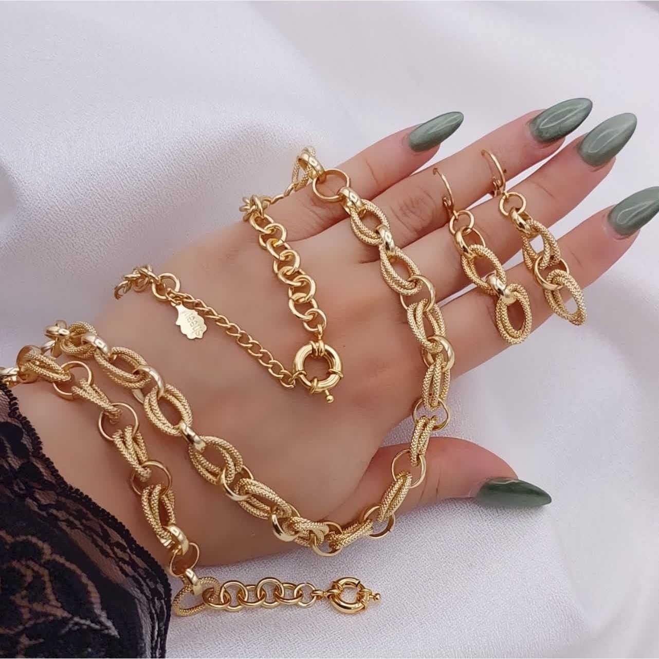 سرویس حلقه ای طرح طلا با قفل ملوانی