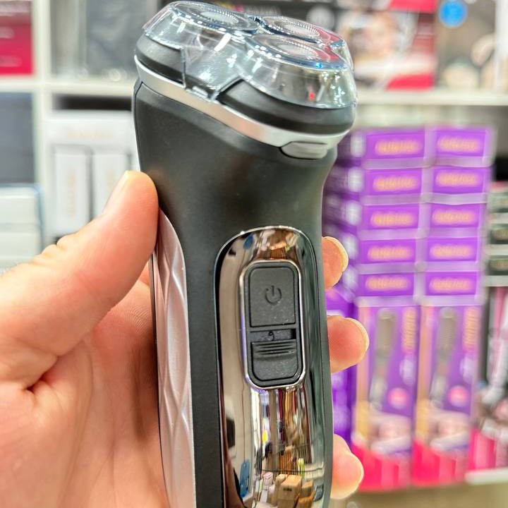 ریش تراش سه تیغ فیلیپس philips مدل AT899..