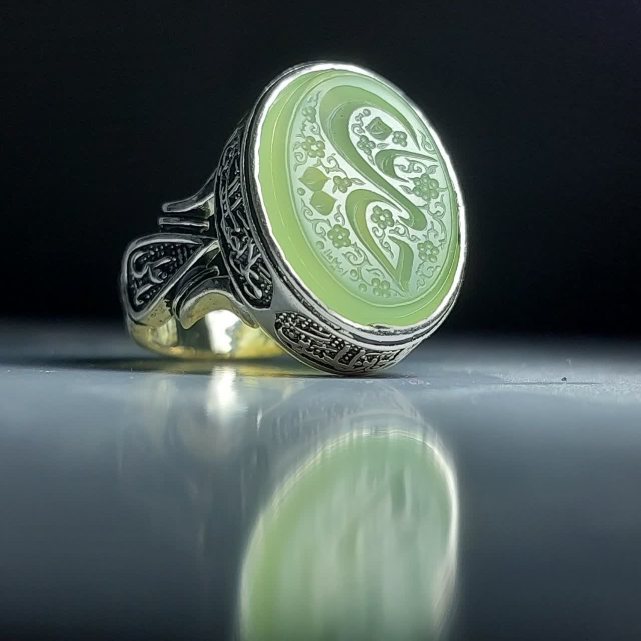 خرید انگشتر عقیق سبز با ذکر یا حسین (ع) – رنگ خاص کاهویی  کد 1869
