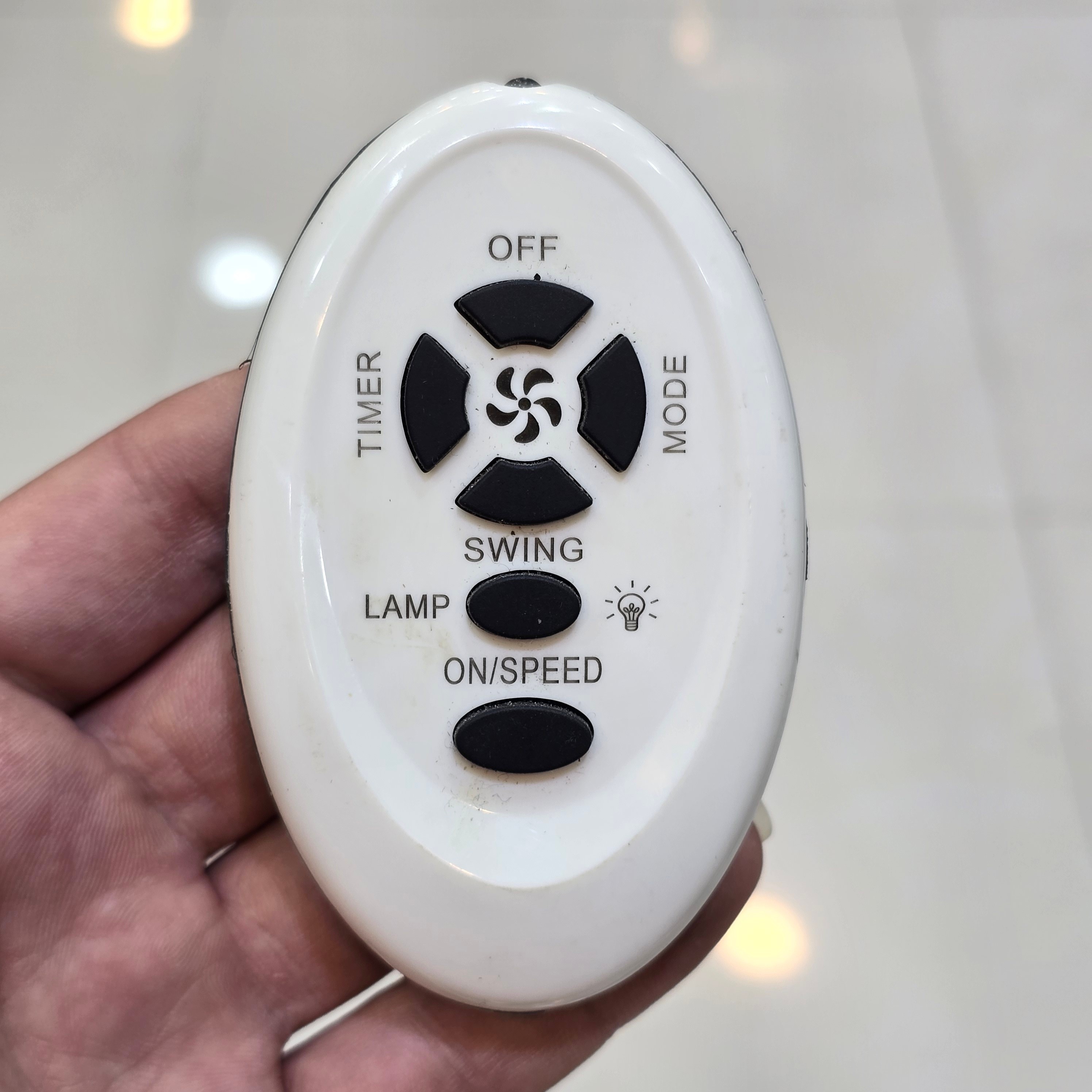 پنکه ایستاده کوئین هوم مدل QH-6680 ریموت دار 5 پره با ارسال رایگان