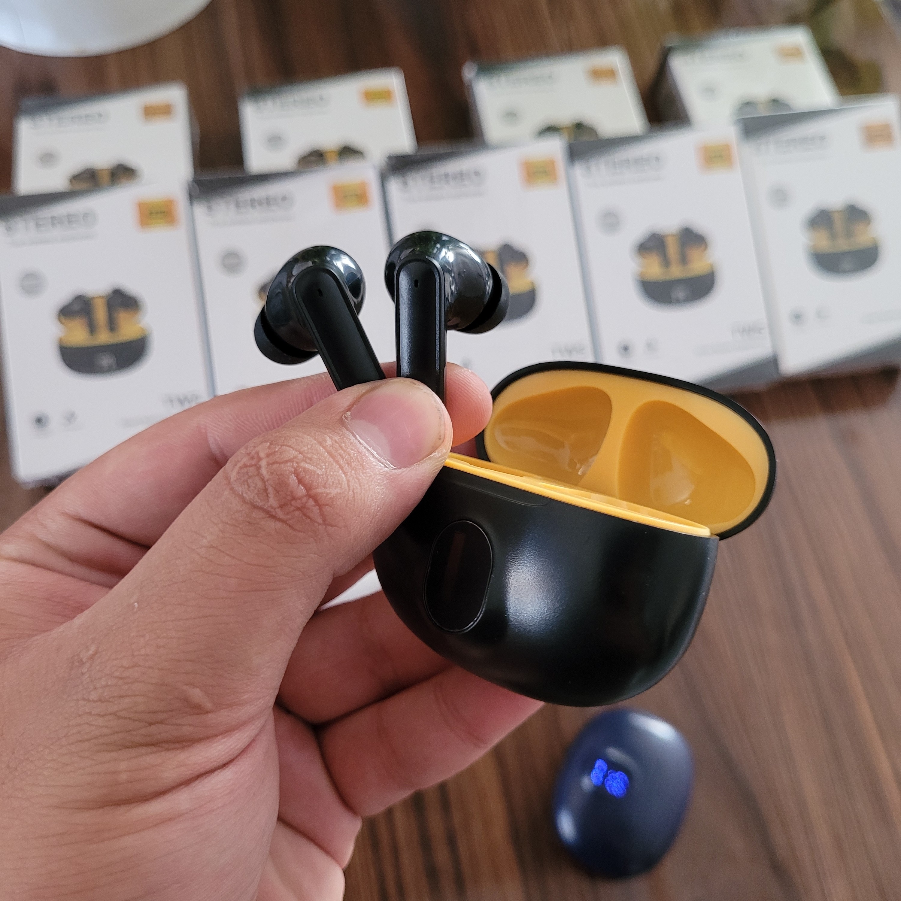 ایرپاد پرو STEREO ضدآب پاوربانک دار کیفیت درجه یک بلوتوث نسخه5/3 صحفه نمایش دار