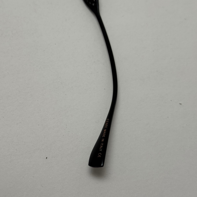 عینک آفتابی زنانه فندی Fendi فریم لس بیضی مدل Oval Frame Diamond Style نگین کاری شده کیفیت مستر تمام مشکی (ارسال رایگان)