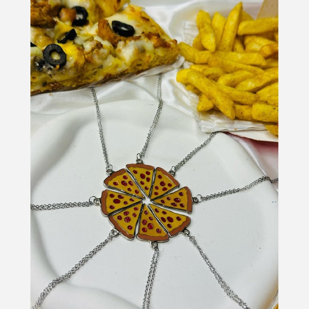 گردنبند پیتزا  دونه ای
