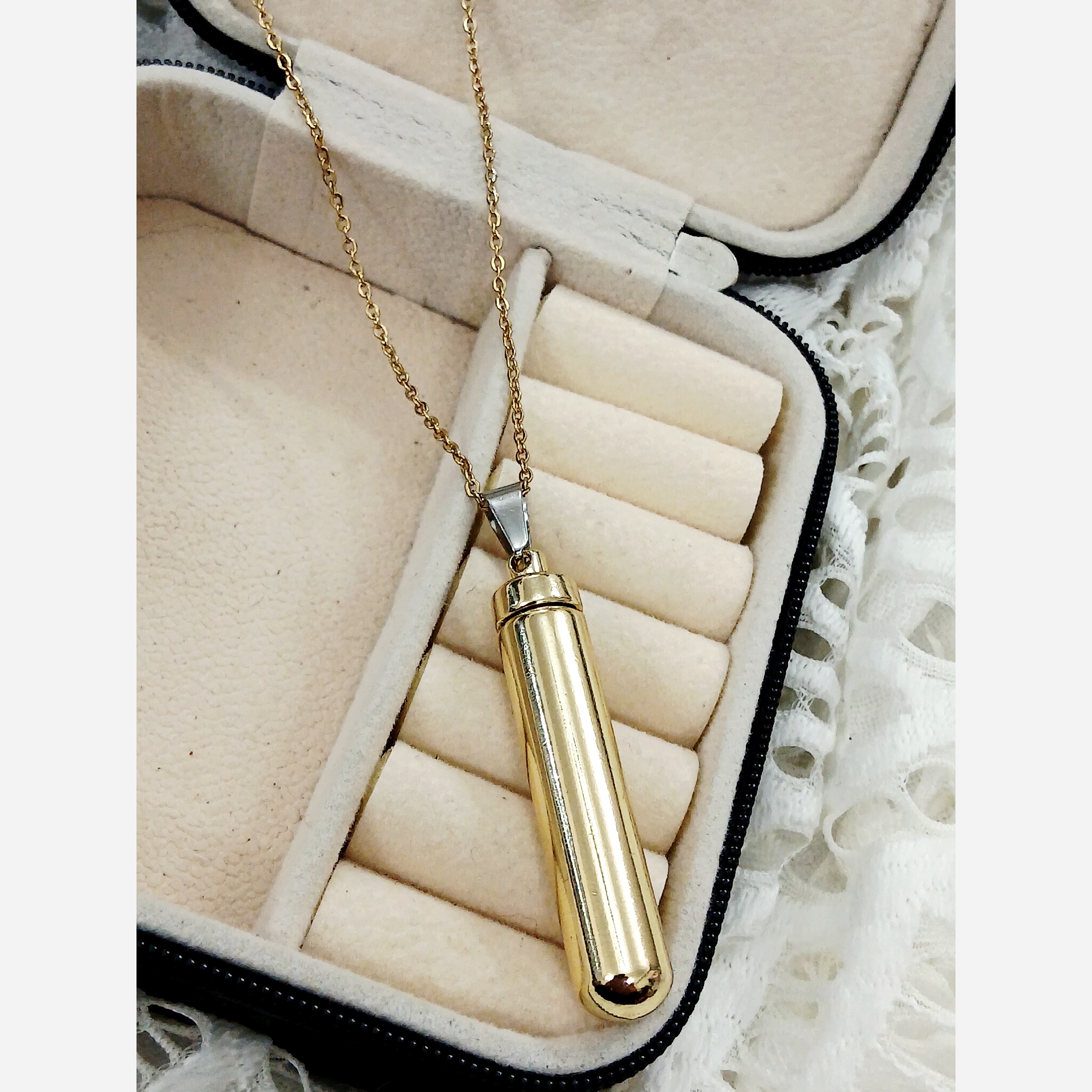 گردنبند لوله ای طلایی باز شو