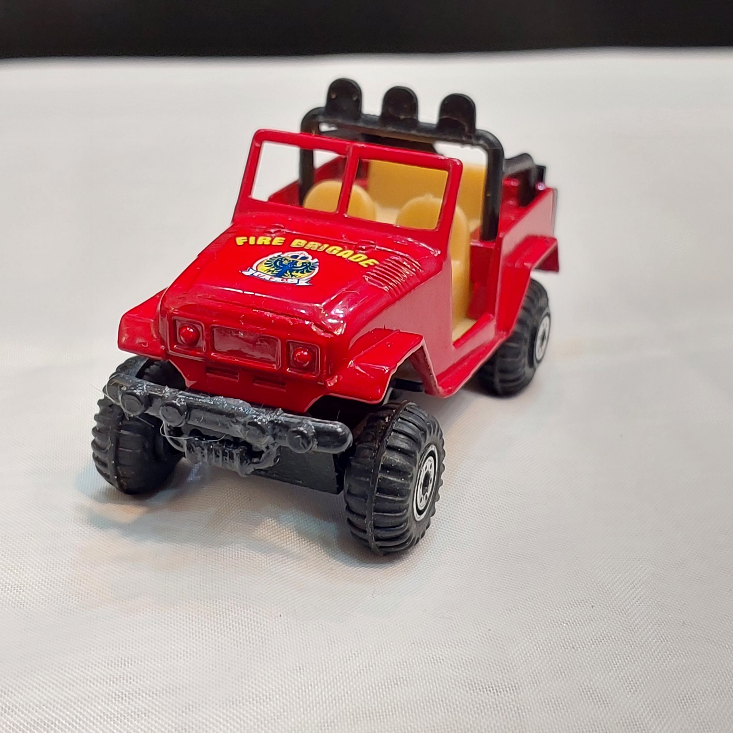 ماکت ماشین کلکسیونی کوچک JEEP